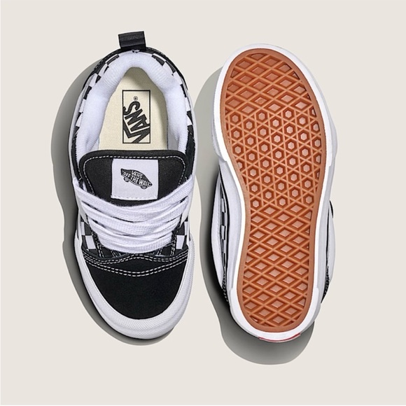 Vans Big Kids Knu Skool Checkerboard
Shoe 6.0 US Women 7.5 US - Picture 4 of 11